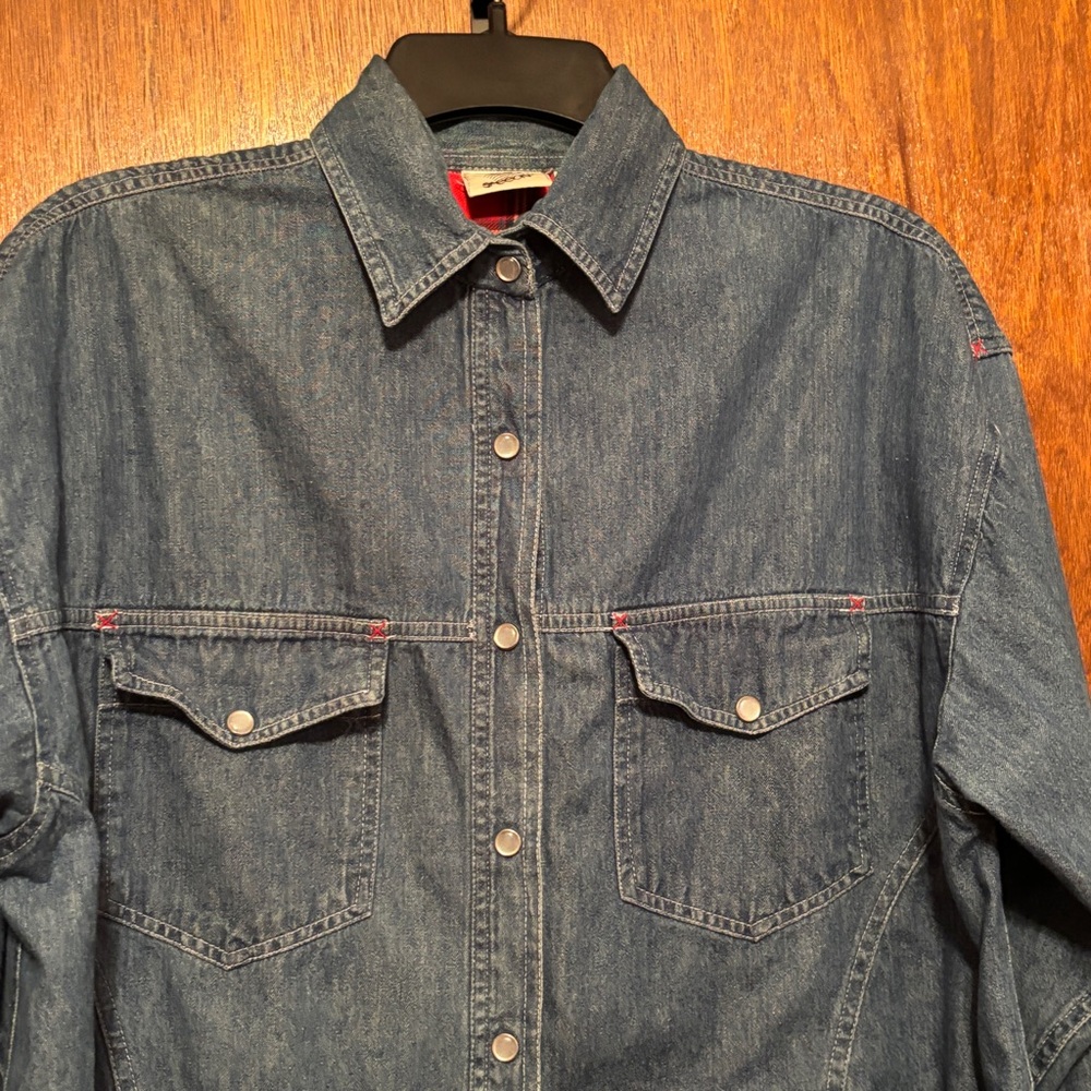 Vintage Chambray Shirt Ladies Size Medium with Pearl Snaps